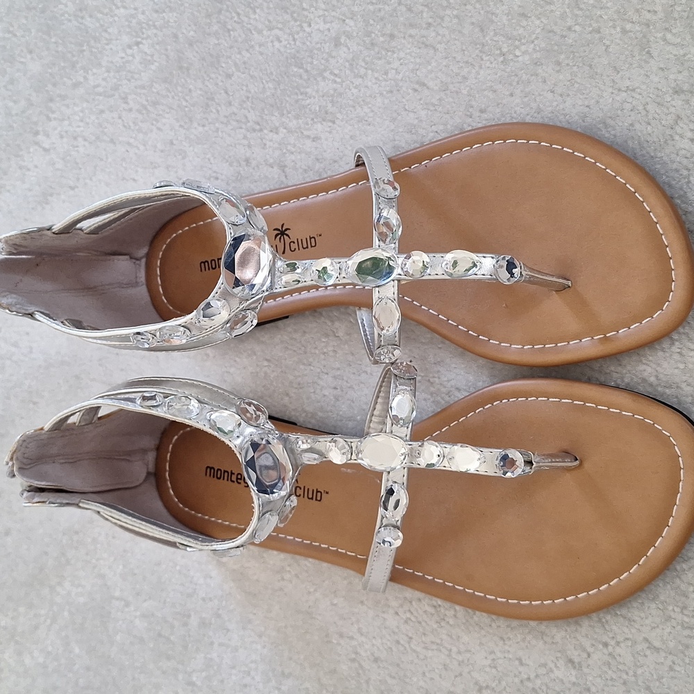 2 Pairs of Women's Brand New Summer Sandles Size 6 - Picture 2 of 8